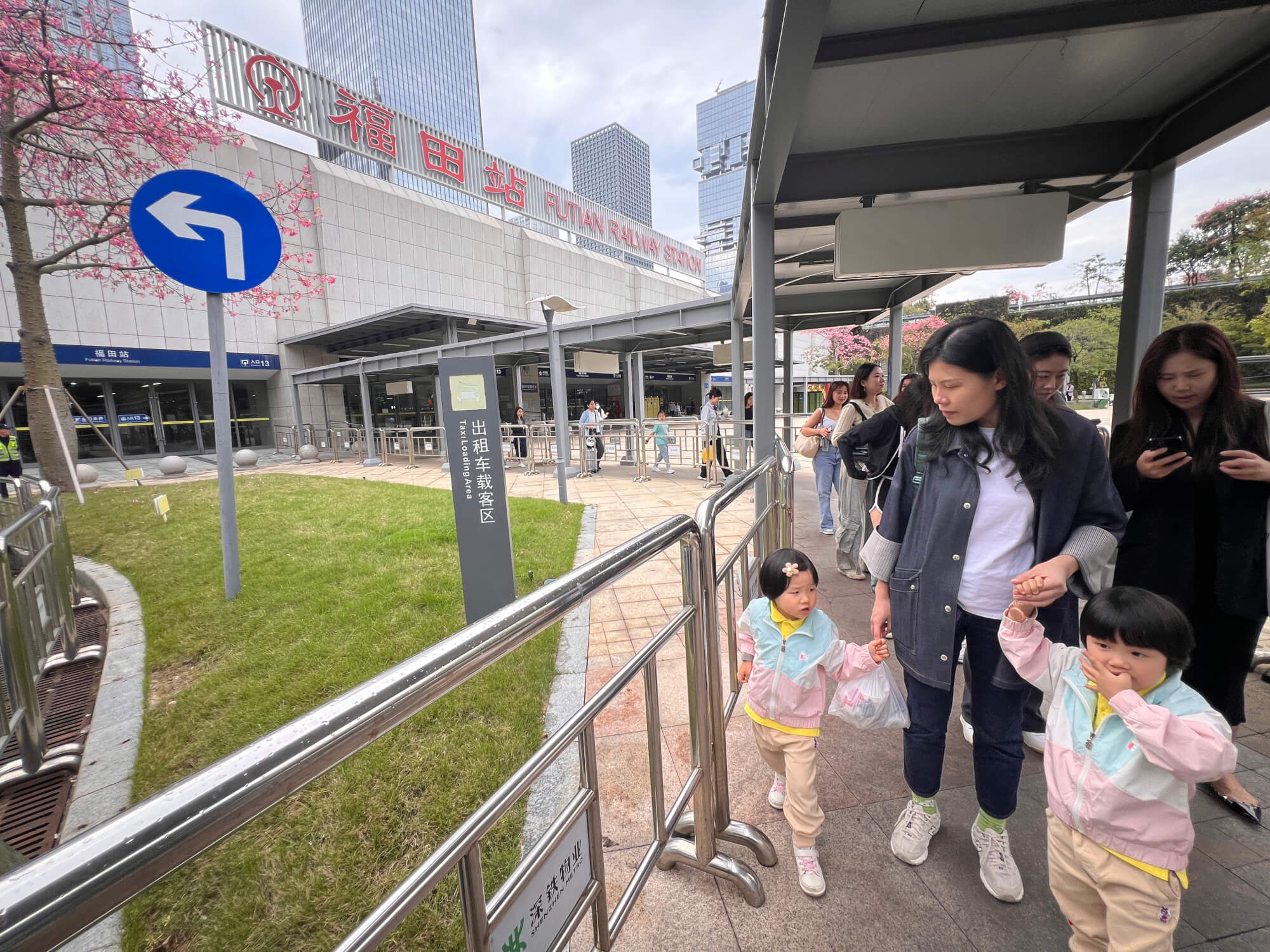 01_futian_station.JPG